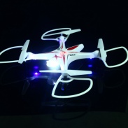 UFO XBM - přesný dron na vysílačku