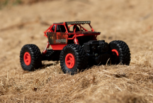 FIREWOLF conqueror PRO 4x4 1:18 - doba jízdy 80 minut